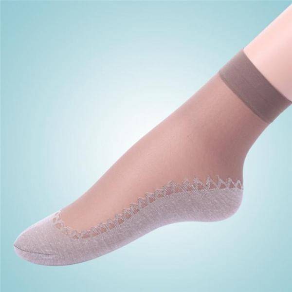 今年最流行穿玻璃袜跟丝袜区别,时尚隐形透明丝袜推荐